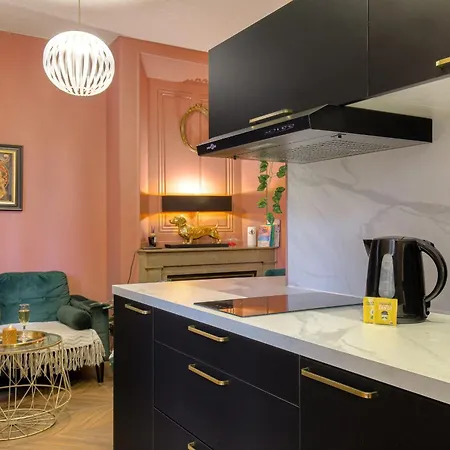 Jacuzzi Chic Et Romantique Climatise Лион