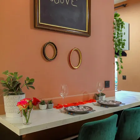 Jacuzzi Chic Et Romantique Climatise * Лион