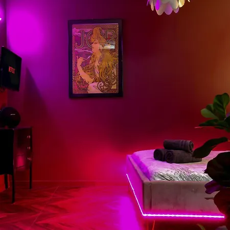 Suite jacuzzi chic et romantique climatisé Appartement Villeurbanne
