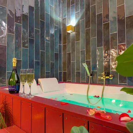 Suite jacuzzi chic et romantique climatisé * Villeurbanne